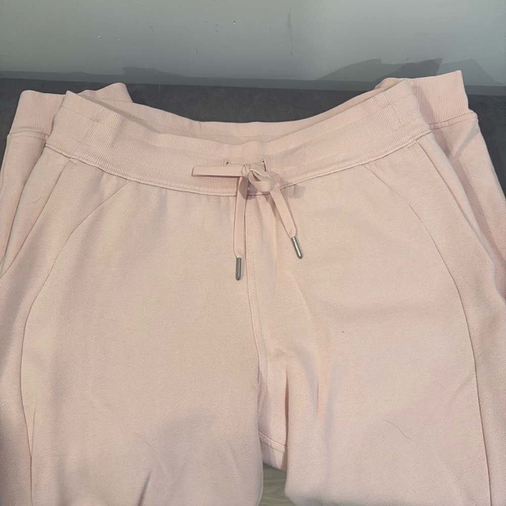 Lululemon sweat joggers size 8. Euc pink